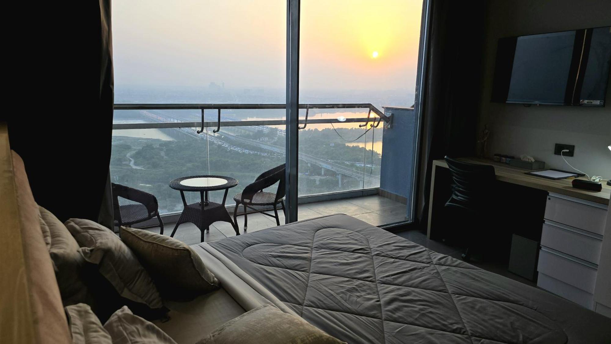 Hotel The Luxe Living Noida Exterior foto